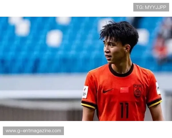 王钰栋等球员同声承诺共读职业足球从业者行为守则彰显行业自律新风 王钰栋等球员同声承诺共读职业足球从业者行为守则彰显行业自律新风